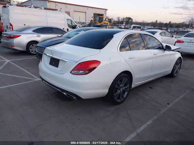 55SWF4JB9HU196015 Mercedes-Benz C 300 Luxury/sport