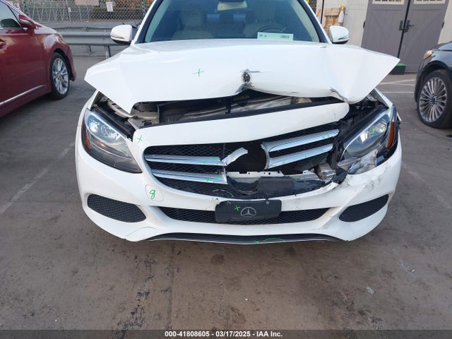 55SWF4JB9HU196015 Mercedes-Benz C 300 Luxury/sport
