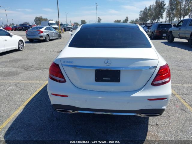 WDDZF4JB9JA433928 Mercedes-Benz E 300