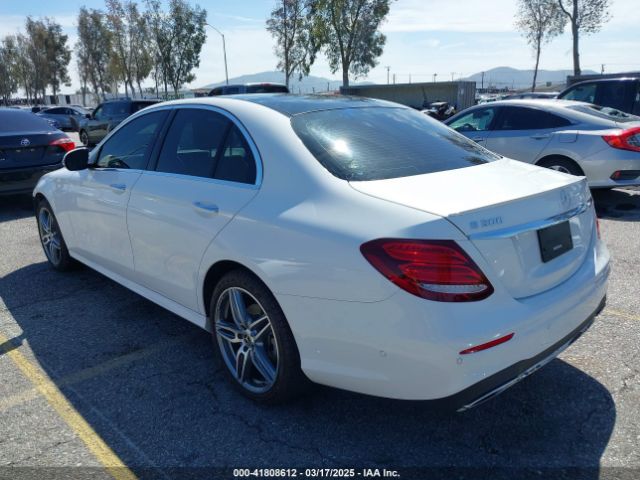 WDDZF4JB9JA433928 Mercedes-Benz E 300