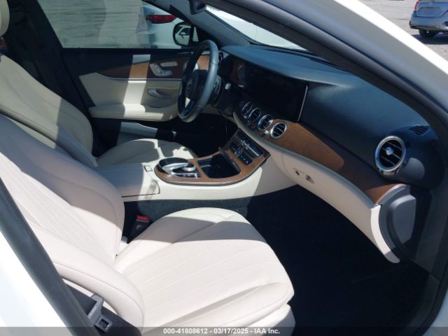 WDDZF4JB9JA433928 Mercedes-Benz E 300