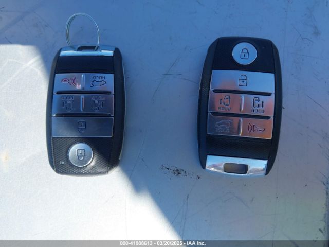 KNDMB5C18H6310158 KIA SEDONA LX