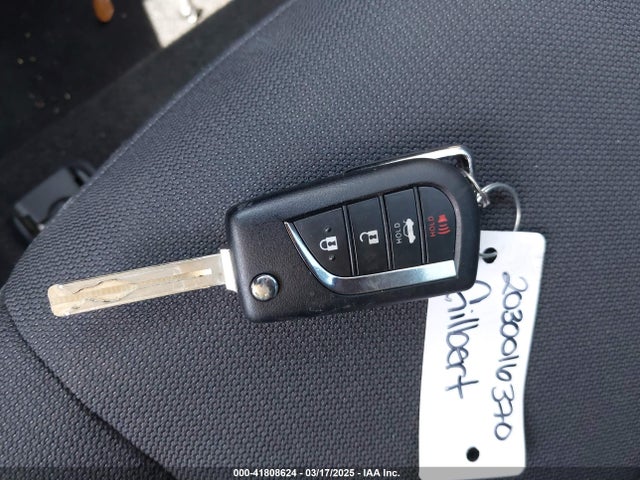 5YFB4MDE8RP210942 Toyota COROLLA LE