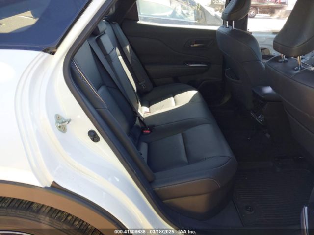 JTDAAAAF5S3031112 Toyota Crown Xle