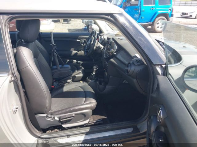 2019 MINI HARDTOP WMWXP5C55K2H29830 Photo 4