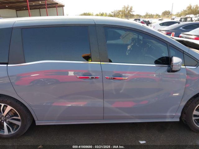 5FNRL6H82RB027601 Honda Odyssey Touring