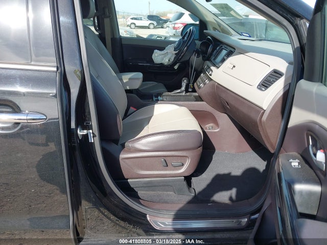 KNDME5C10F6033882 KIA Sedona Sx Luxury