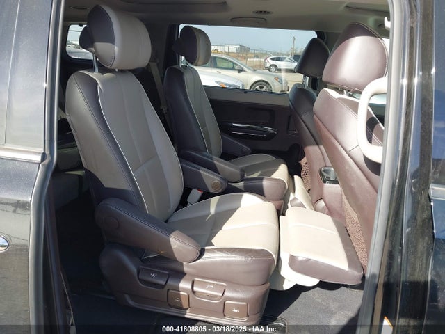 KNDME5C10F6033882 KIA Sedona Sx Luxury