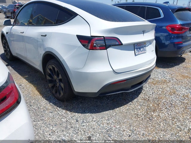 2022 TESLA MODEL Y 7SAYGDEE8NF480939 Photo 2