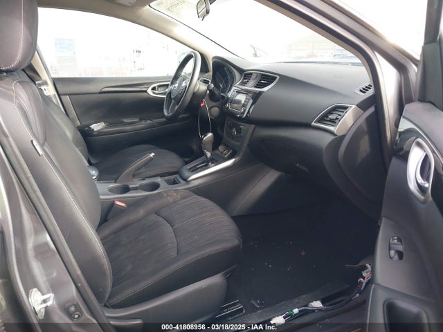 3N1AB7AP8JL627636 Nissan SENTRA SV