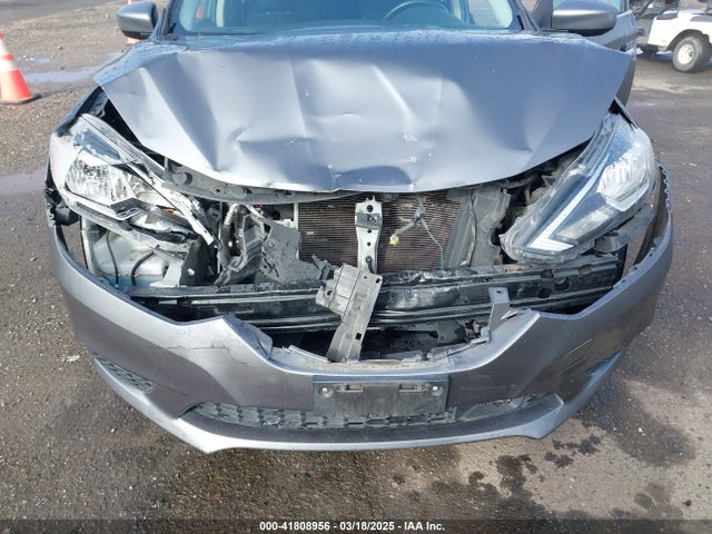 3N1AB7AP8JL627636 Nissan SENTRA SV