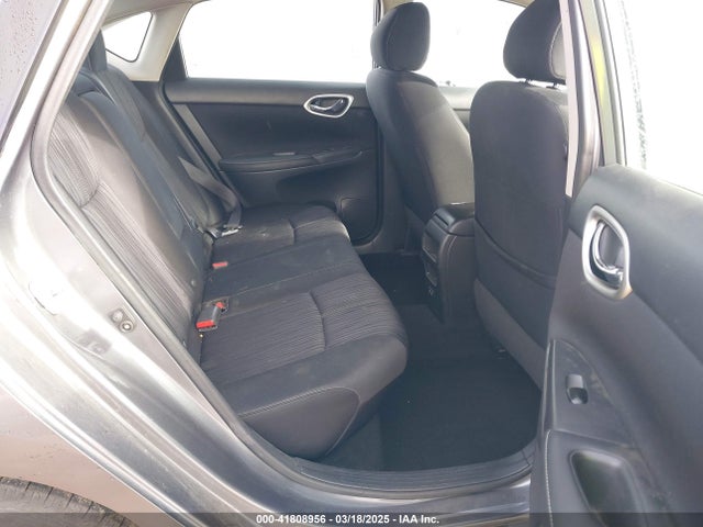 3N1AB7AP8JL627636 Nissan SENTRA SV