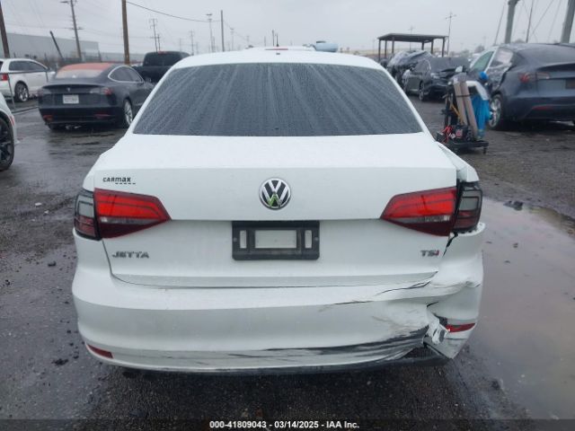 3VWDB7AJ3JM206162 Volkswagen Jetta 1.4t Se/1.4t Wolfsburg Edition