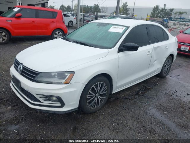 3VWDB7AJ3JM206162 Volkswagen Jetta 1.4t Se/1.4t Wolfsburg Edition