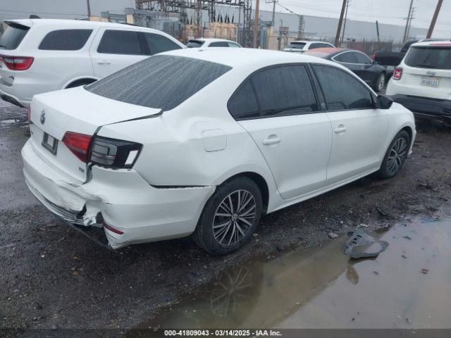 3VWDB7AJ3JM206162 Volkswagen Jetta 1.4t Se/1.4t Wolfsburg Edition
