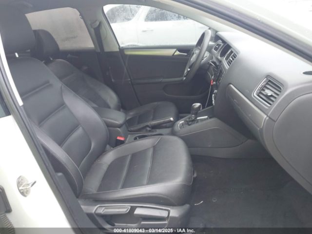 3VWDB7AJ3JM206162 Volkswagen Jetta 1.4t Se/1.4t Wolfsburg Edition