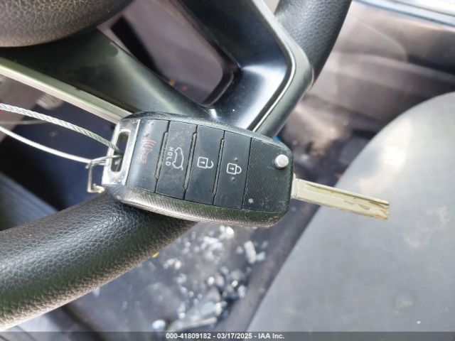 5XYPG4A39JG339619 KIA Sorento 2.4l L