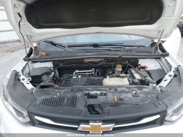 3GNCJKSB0JL231433 Chevrolet TRAX LS