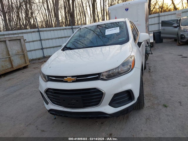 3GNCJKSB0JL231433 Chevrolet TRAX LS