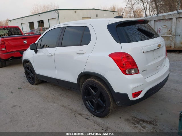 3GNCJKSB0JL231433 Chevrolet TRAX LS