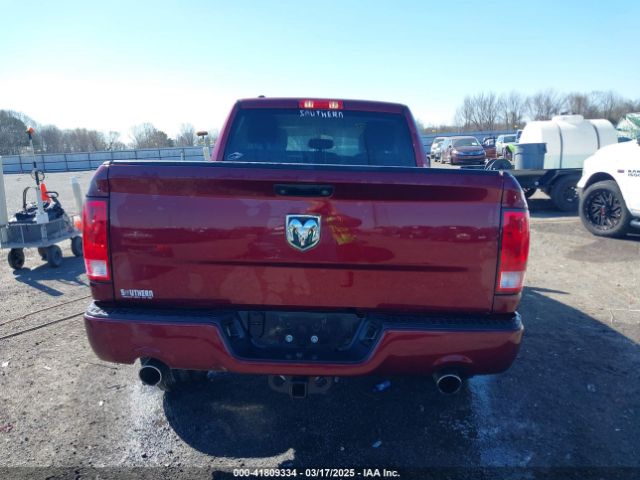 1C6RR6FT5JS127132 RAM 1500 Express  4x2 6'4 Box
