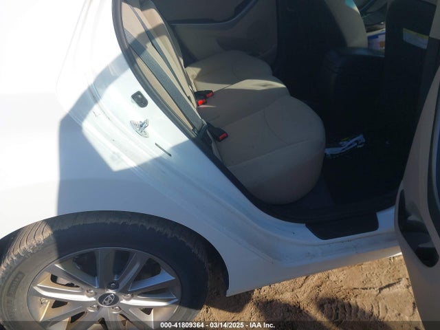 Hyundai ELANTRA SE 2014 5NPDH4AE0EH495029 Image 8