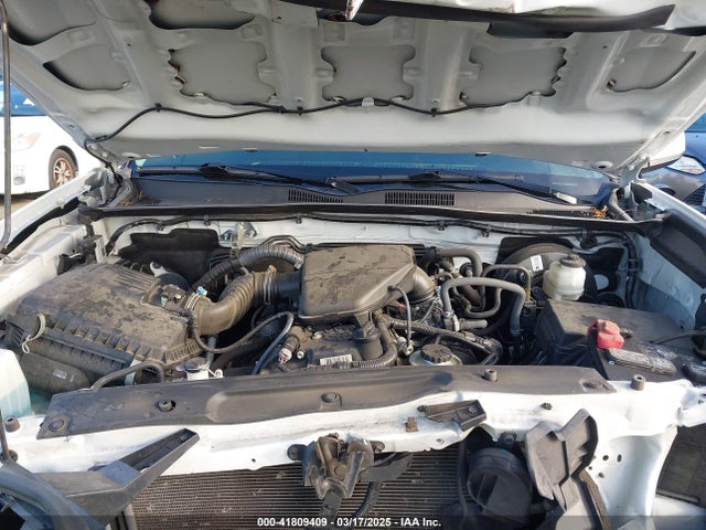 5TFAX5GN9KX149371 Toyota Tacoma Sr
