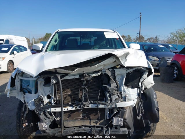 5TFAX5GN9KX149371 Toyota Tacoma Sr