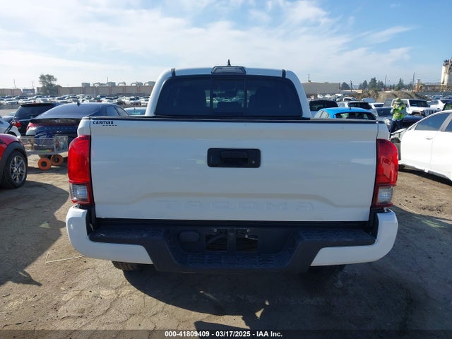 5TFAX5GN9KX149371 Toyota Tacoma Sr