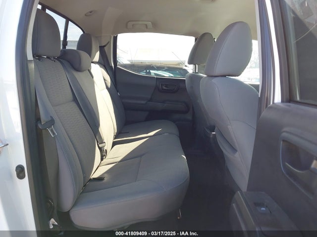 5TFAX5GN9KX149371 Toyota Tacoma Sr