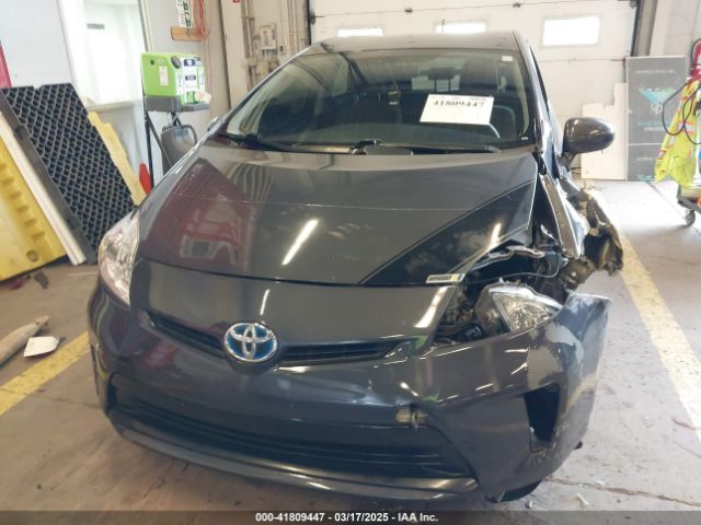 JTDKN3DU8F1983215 Toyota Prius Two