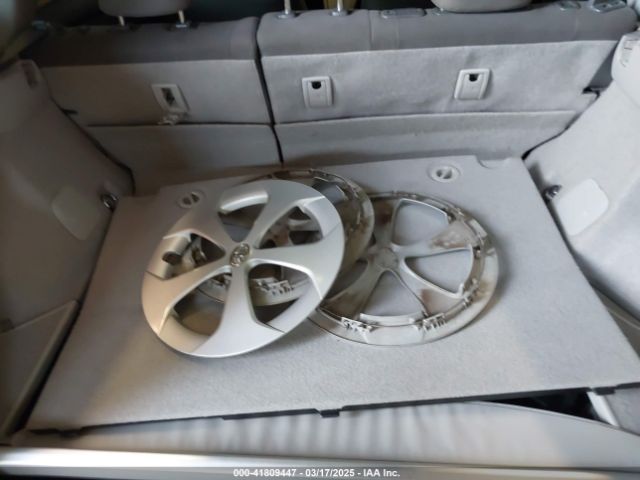 JTDKN3DU8F1983215 Toyota Prius Two