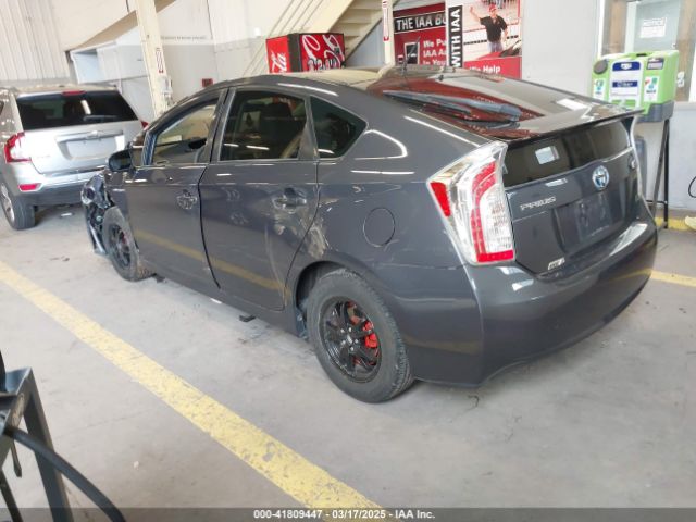 JTDKN3DU8F1983215 Toyota Prius Two