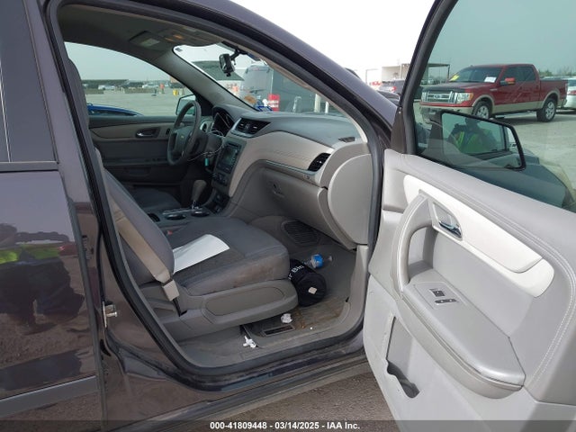 1GNKRFEDXFJ219765 Chevrolet Traverse Ls