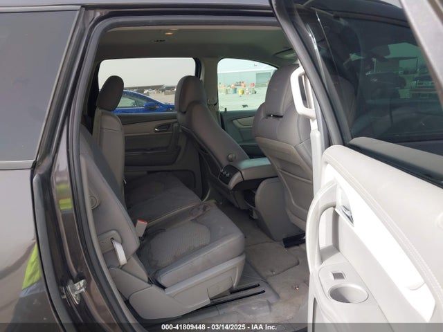 1GNKRFEDXFJ219765 Chevrolet Traverse Ls