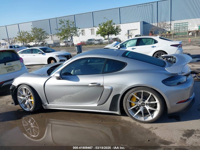 Porsche 718 Cayman 2022 WP0AC2A82NS275201 Image 15