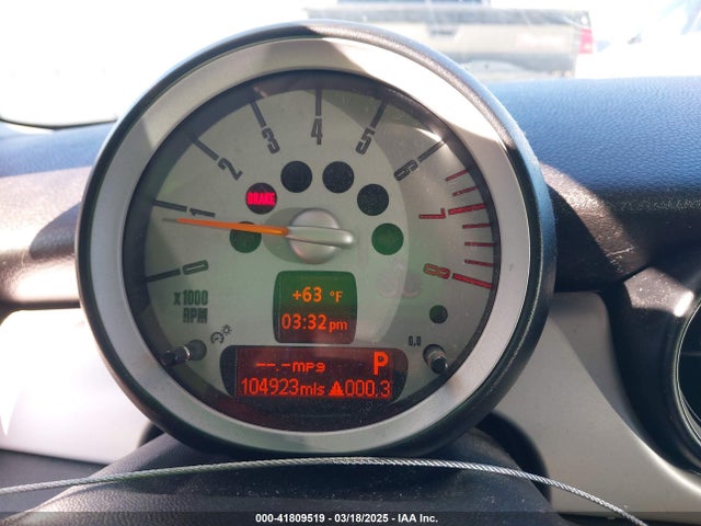 2010 MINI COOPER WMWMF3C59ATZ64568 Photo 6