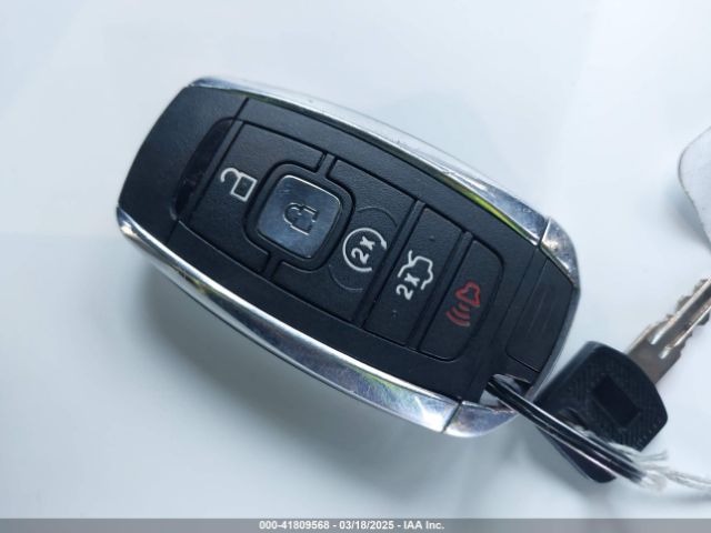 5LMCJ1D98JUL18170 Lincoln Mkc Premiere