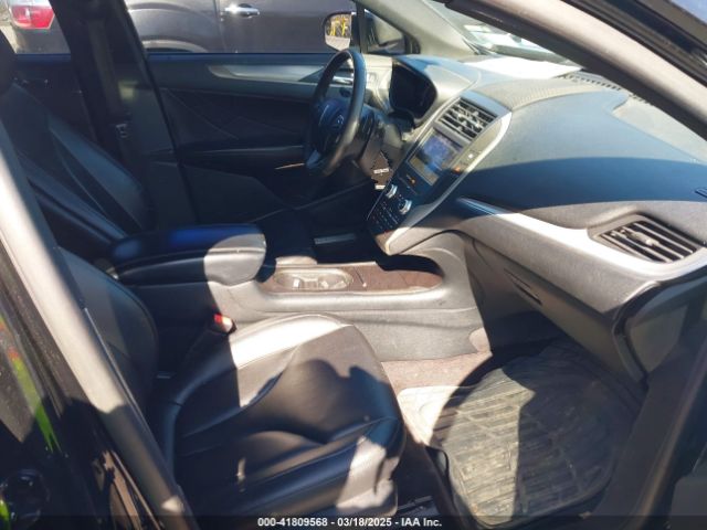 5LMCJ1D98JUL18170 Lincoln Mkc Premiere