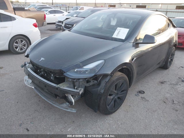 2025 TESLA MODEL Y 7SAYGAEE3SF257640 Photo 1