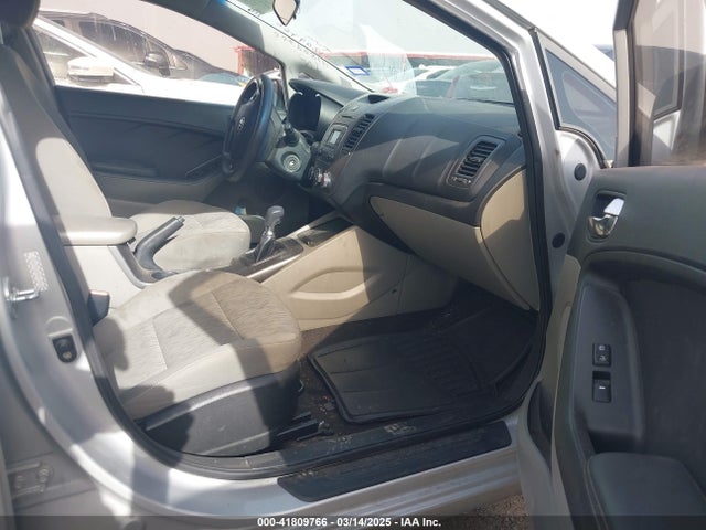 KNAFK4A64G5610525 KIA FORTE LX