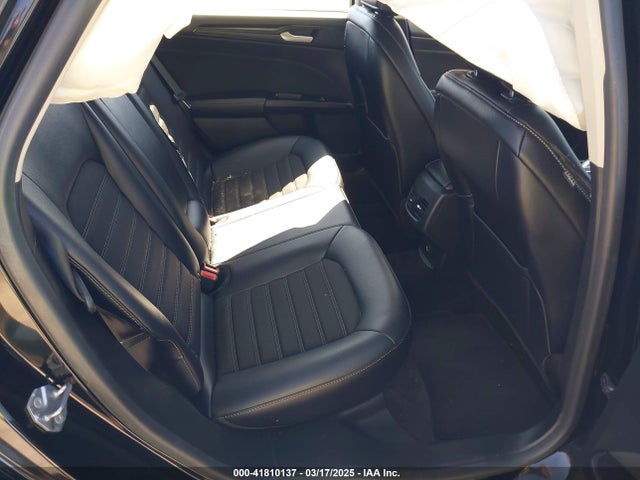 3FA6P0HD5JR239290 Ford FUSION SE