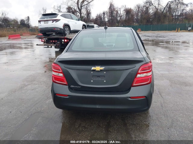 1G1JB5SG8J4114322 Chevrolet Sonic Ls Auto