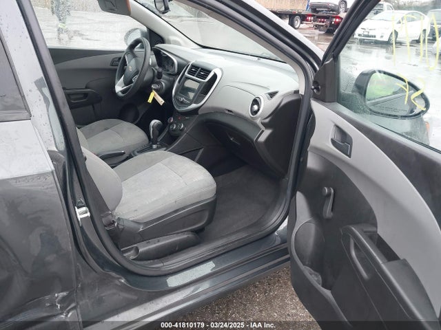 1G1JB5SG8J4114322 Chevrolet Sonic Ls Auto