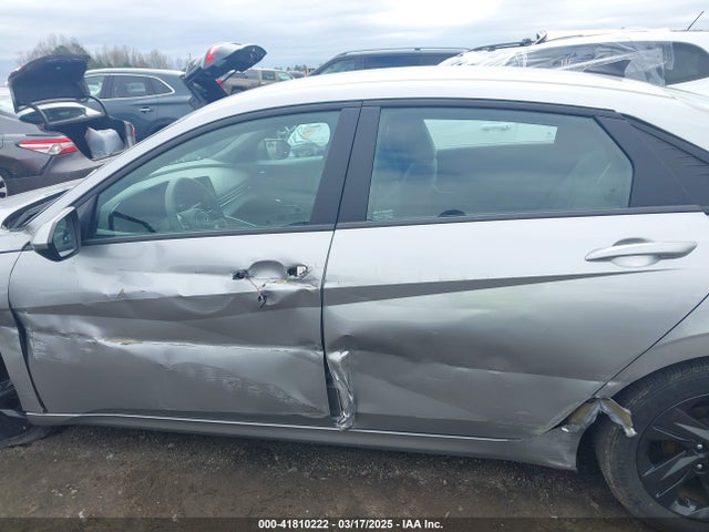 5NPLM4AG4MH046086 Hyundai ELANTRA SEL