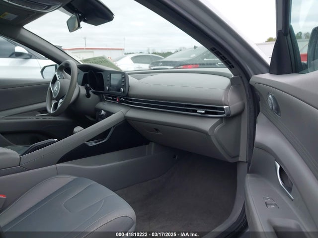 5NPLM4AG4MH046086 Hyundai ELANTRA SEL
