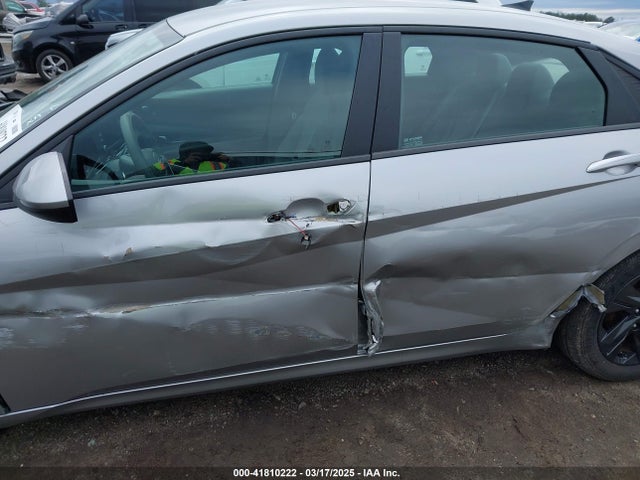 5NPLM4AG4MH046086 Hyundai ELANTRA SEL