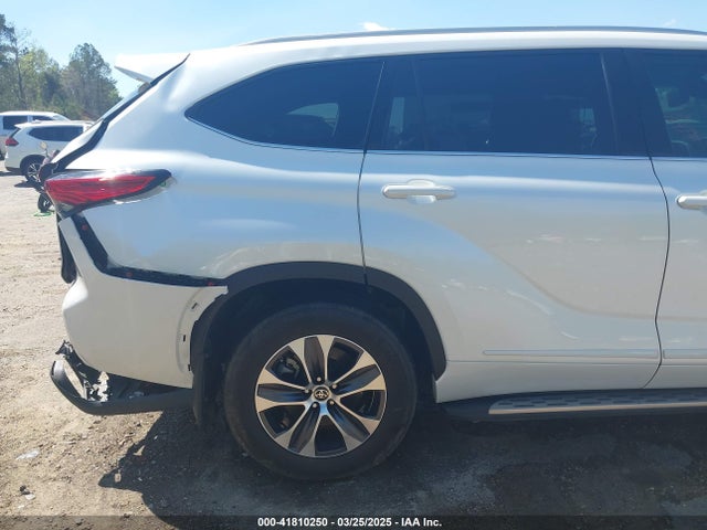 5TDGZRAH7NS559885 Toyota Highlander Xle