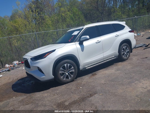 5TDGZRAH7NS559885 Toyota Highlander Xle