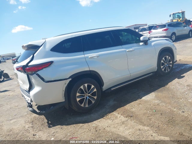 5TDGZRAH7NS559885 Toyota Highlander Xle